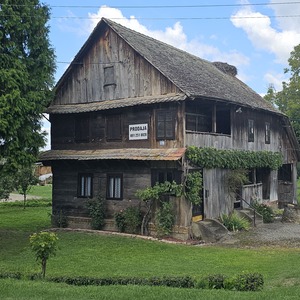 Houses made of wood (nicely)
