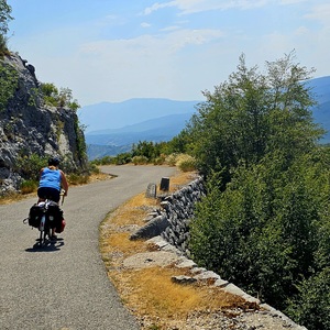 Downhill, gentle style