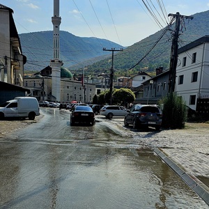 The roads are not made for rain, but dry fast