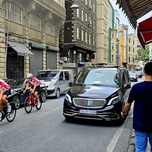 Rare (cyclists) and common (fake Maybachs)